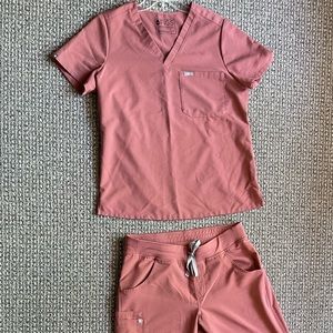 Figs Mauve Technical Scrubs